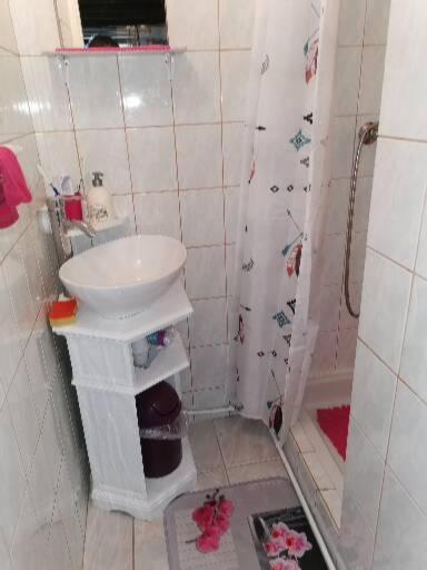 Studio Tres Agreable Totalement Independant Dans Maison Avec Cour Sans Vis A Vis Vittel Exterior photo